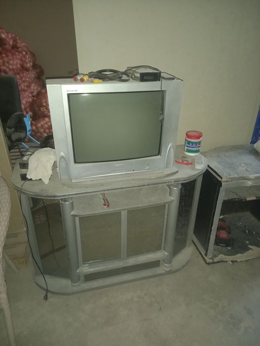 Televizor sotiladi pastafka bn