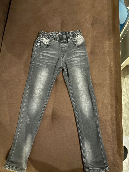 Детски дънки за 10 лева