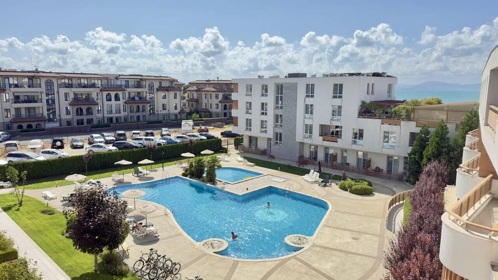 Тристаен апартамент с локация кв. Сарафово и АКТ 16