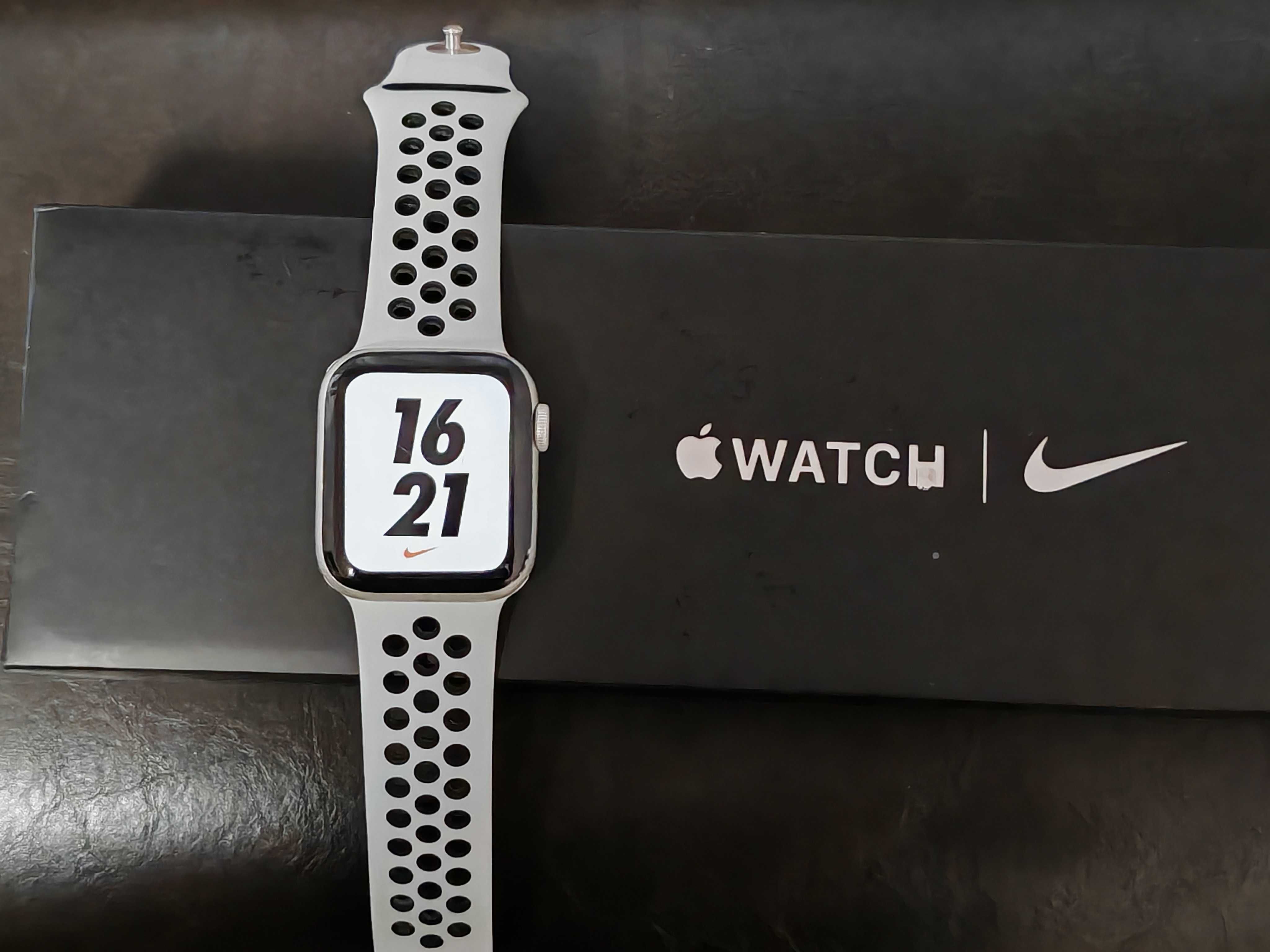 Apple Watch Series 6 Nike Edition GPS 40mm