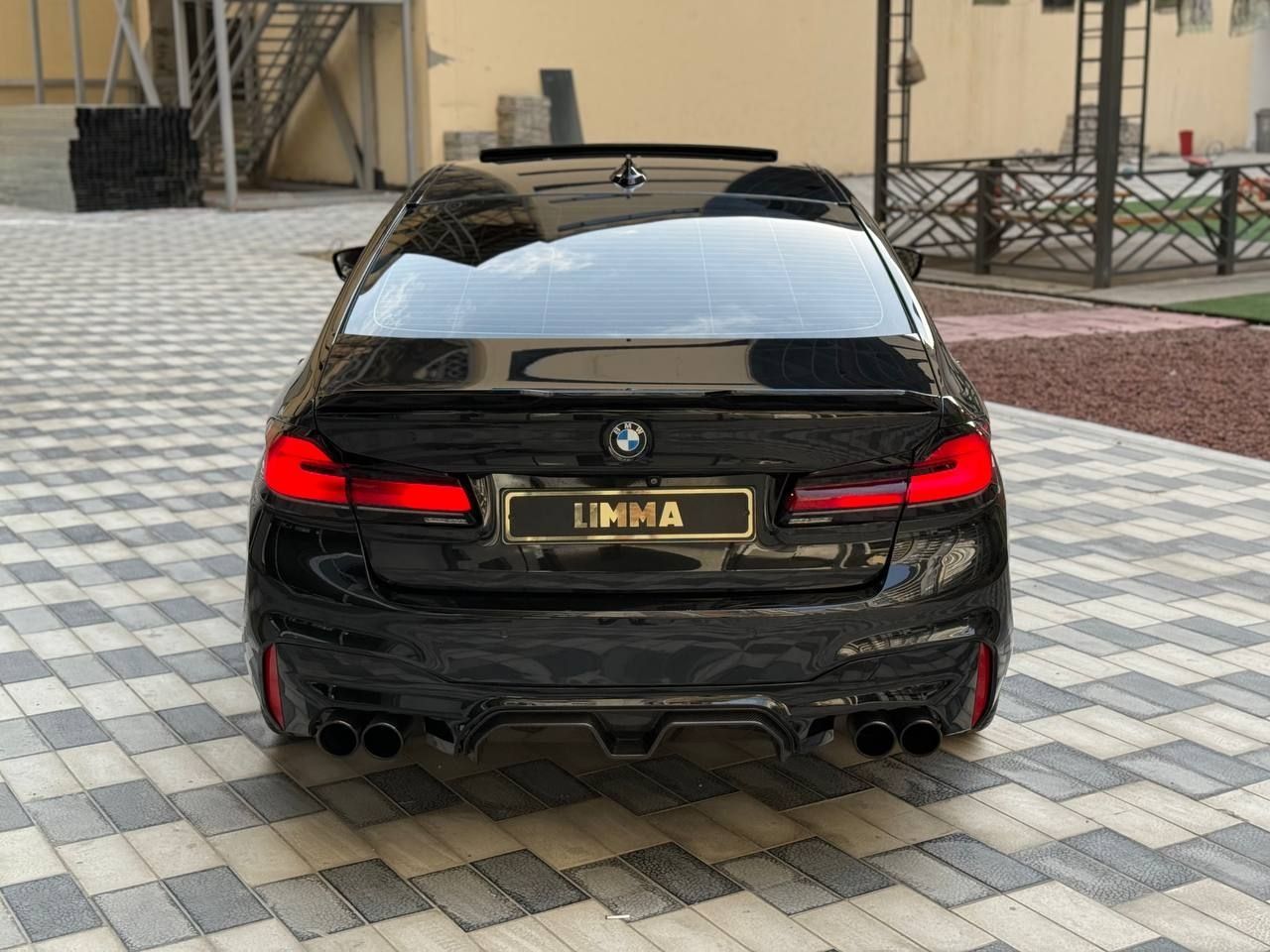 Продаётся BMW 540i