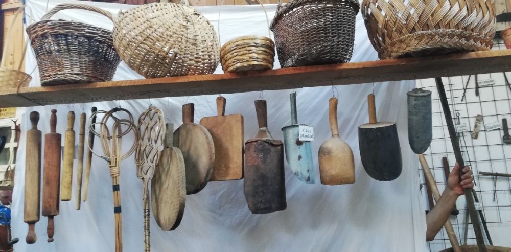 Lingura, ciocan, cos nuiele si altele-toate din lemn, rustice, vintage