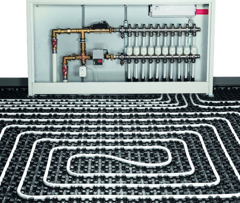 Electrician autorizat , Instalator sanitar.