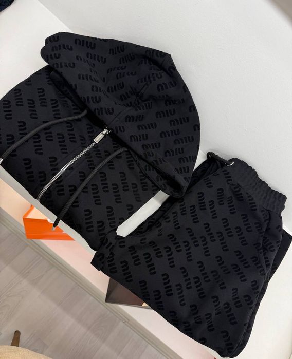 Сетове от две части