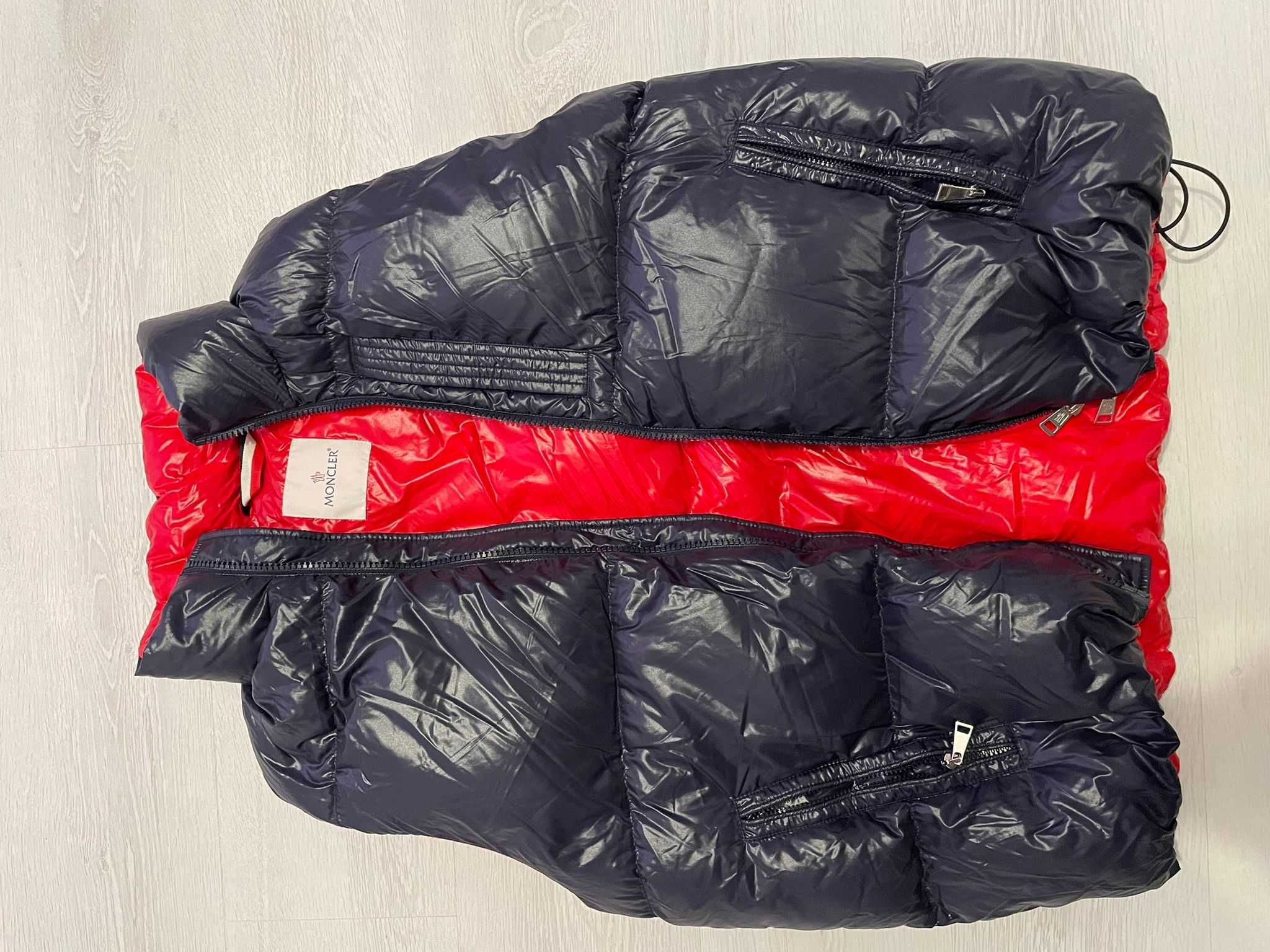 Vesta Moncler marimea 2  ( L )