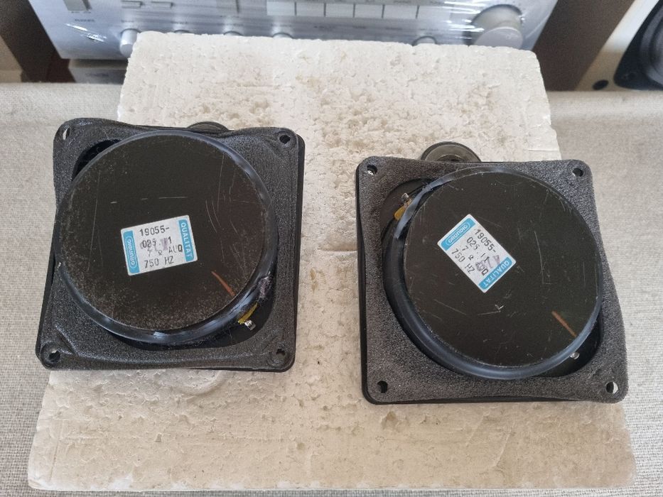 Set Difuzoare Medii Grundig. 7 ohms, 40 watts, 11x11 cm. Impecabile