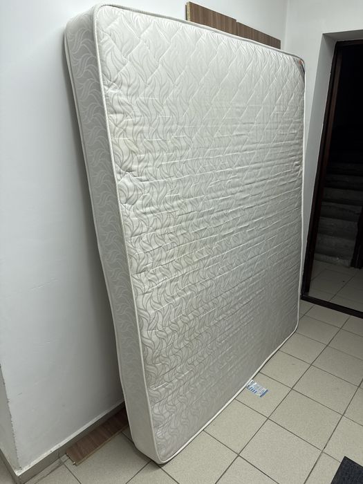 Отдам матрас 160Х195