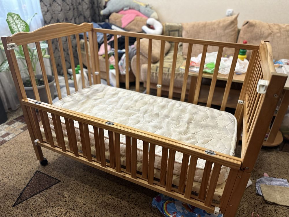 Продам детскую кроватку