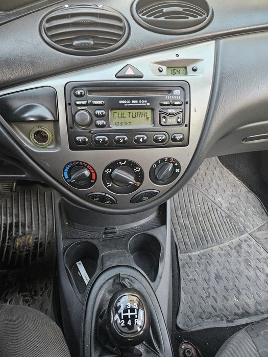 Ford focus 1 1,6 benzina an 2003 stare buna