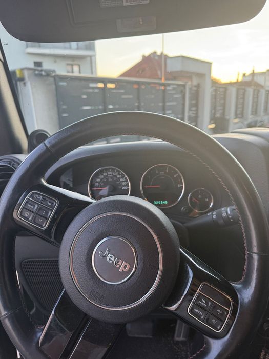 Jeep wrangler hardtop