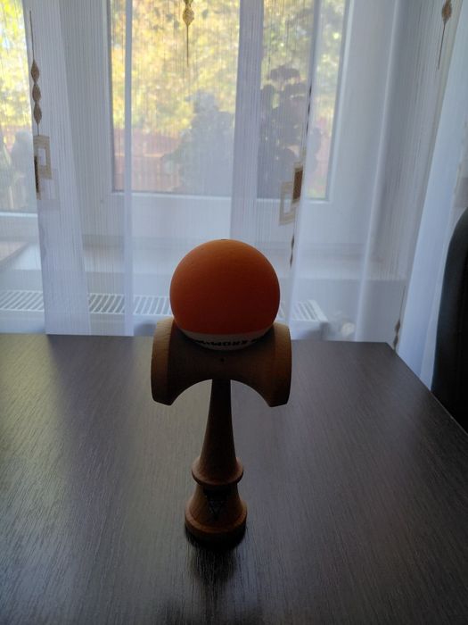 Vand Kendama Krom Pop portocalie,stare buna