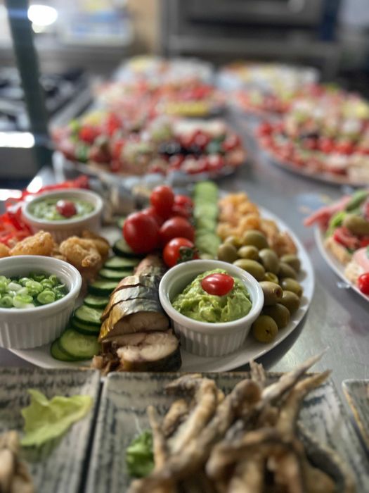 Platouri în regim catering – reci sau calde!