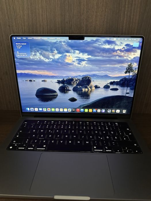 MacBook pro 24gb ram 1 trb