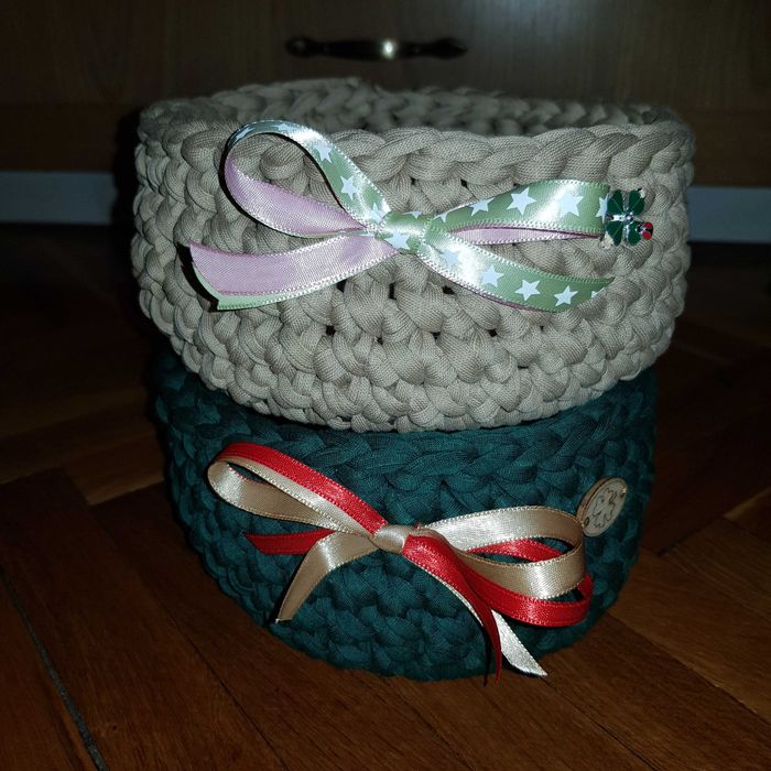 Плетено на една кука панерче с дървено дъно