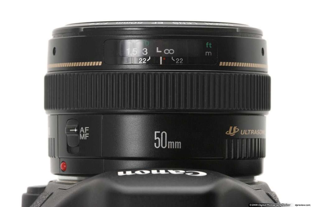 ! Canon EF 50mm F1.4 USM светлосилен нормален тих обектив + сенник !