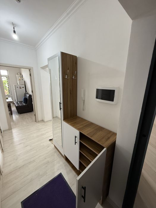 Polka oyoq kiyim shkaf