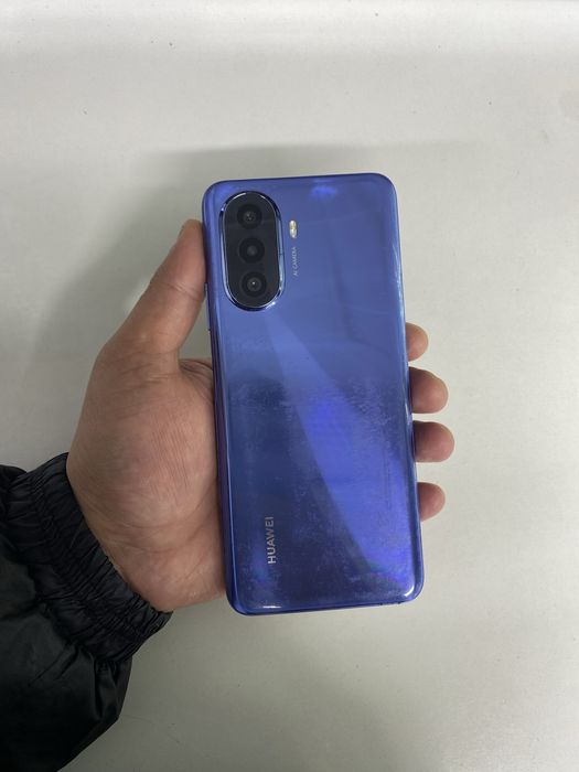 Huawei Nova Y70 в идеальном состояний