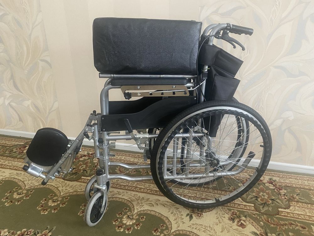 Продам инвалидную коляску