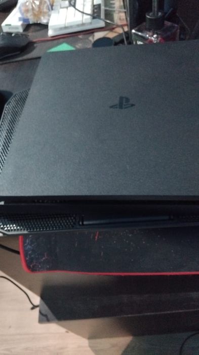 Vand Play Station 4 1TB