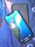 iPhone 11 spart pe spate