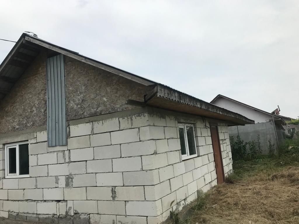 Vând 820m teren intravilan și casa 56m în com. Nicolae Bălcescu/Lehliu