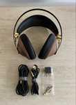 Căști premium Meze 99 Classics Walnut Gold ca noi