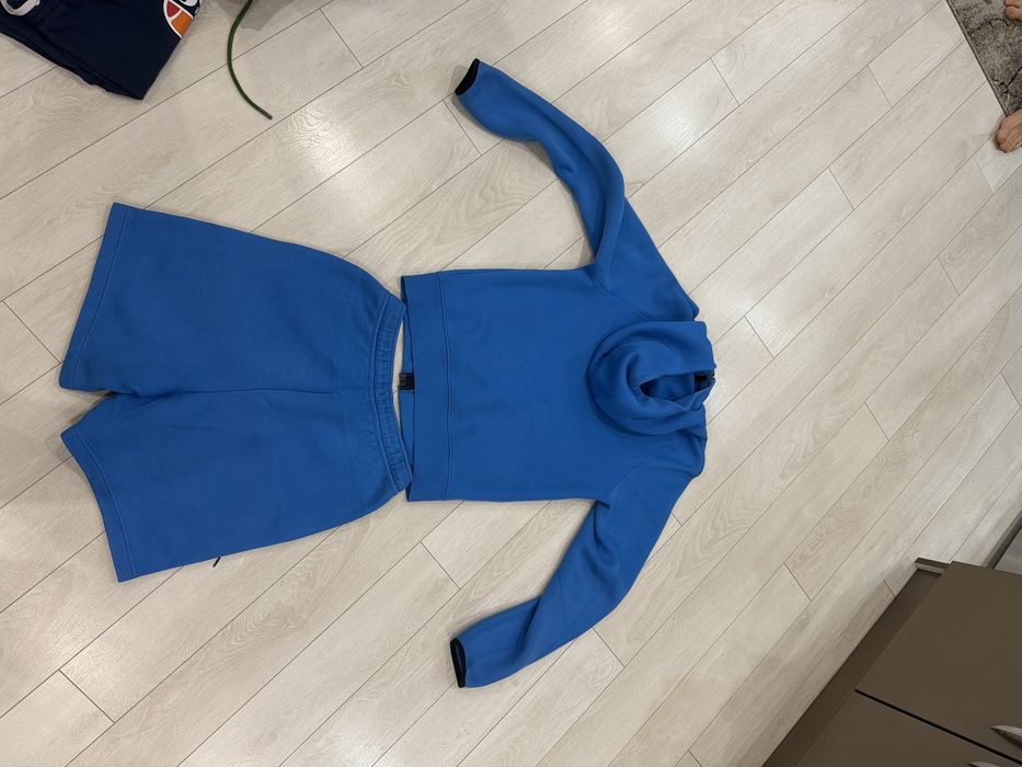 Nike tech комплект но може да се закупи поотделно