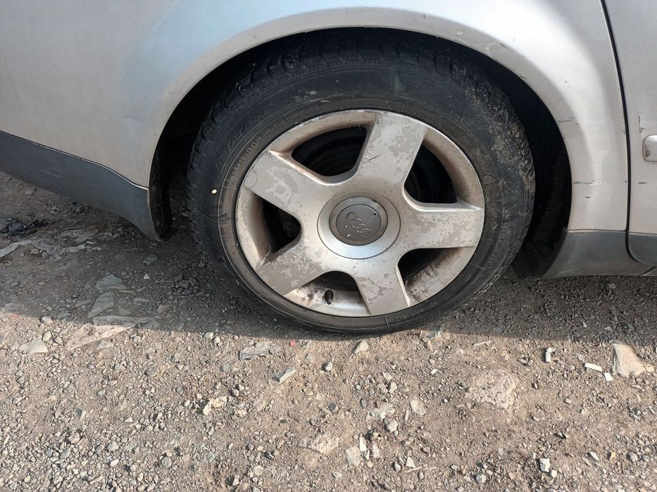 Dezmembrari  Audi A4 B6 (8E)  2000  > 2004 1.9 TDI Motorina