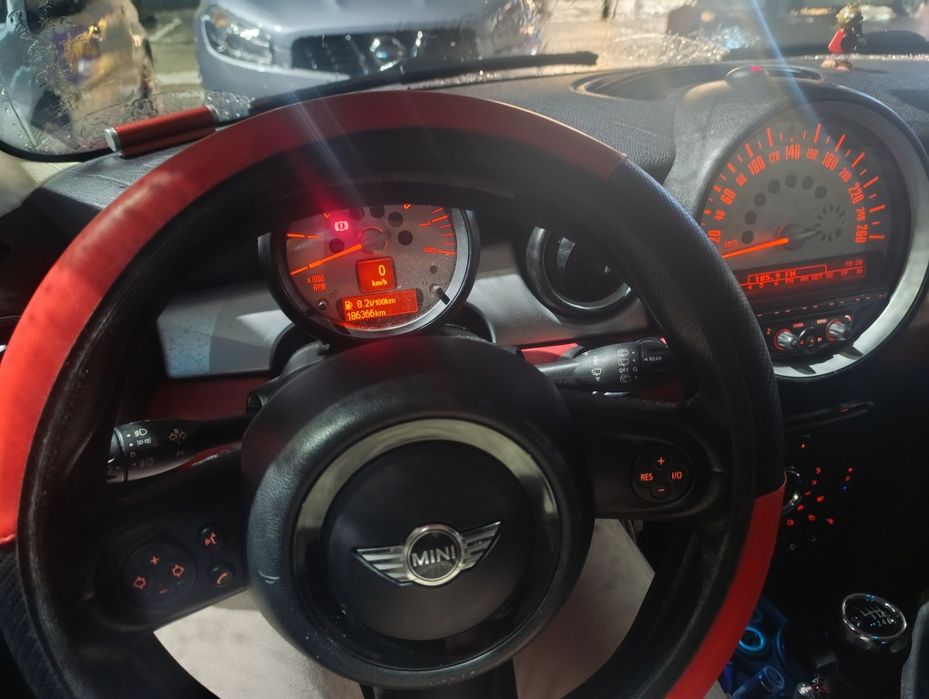 Mini Cooper One 1.6 benzina aspirat 2012