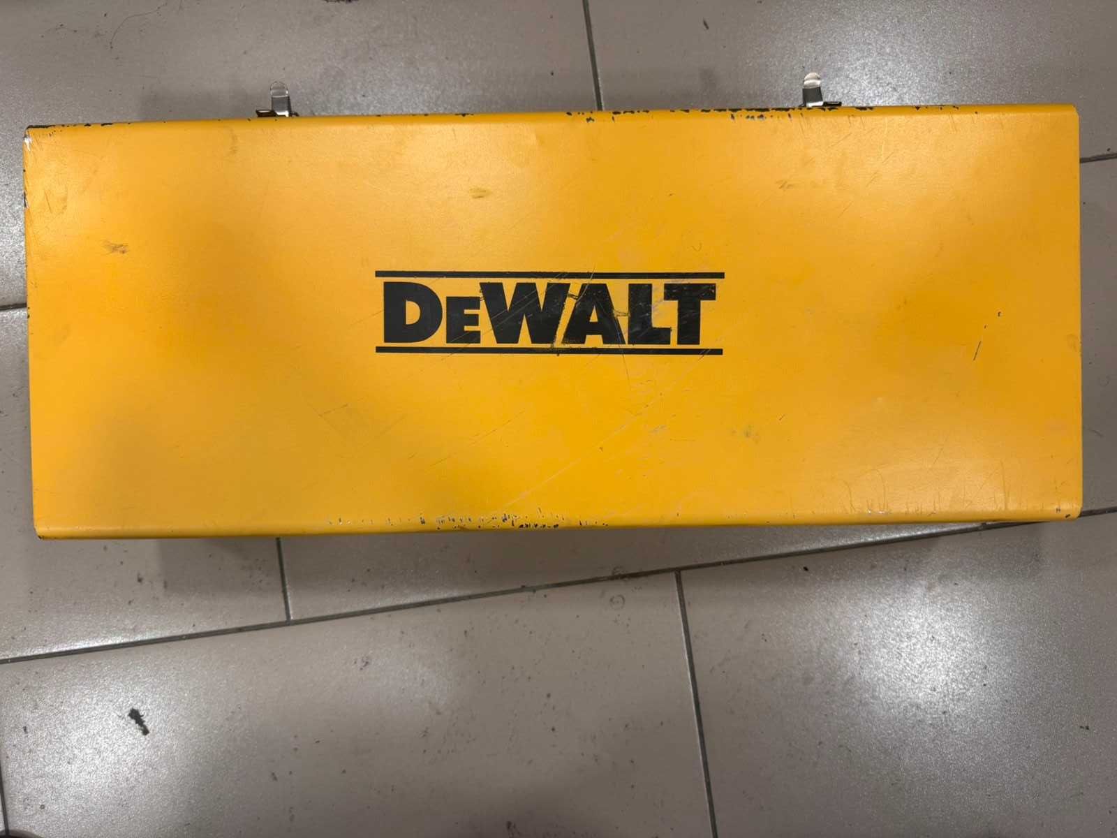 Продавам Къртач Dewalt B5G-190T 1800W