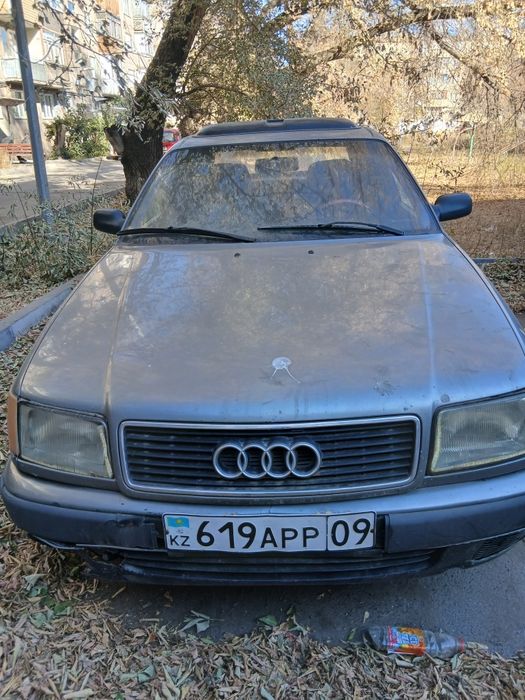 Продаю машину ауди 100