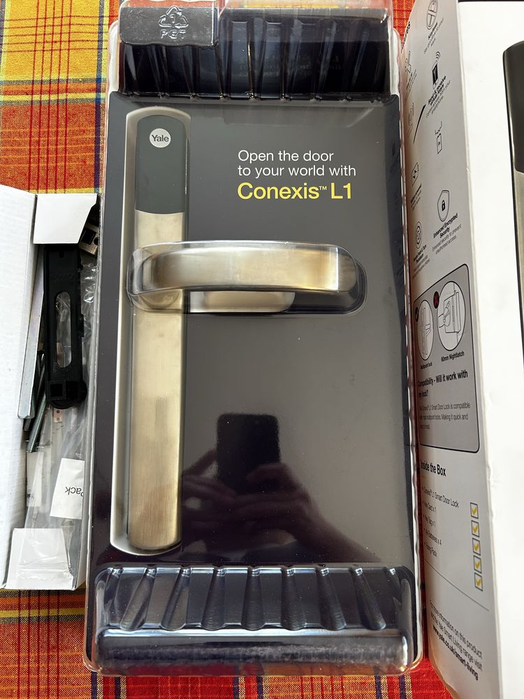 Смарт брава Yale Conexis L1