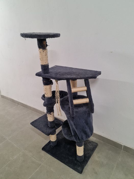 Ansamblu de joaca pentru pisici, folosit, stare buna, 4 niveluri plus