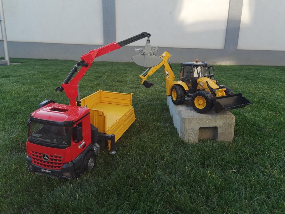 Macara Liebherr-Camion Scania