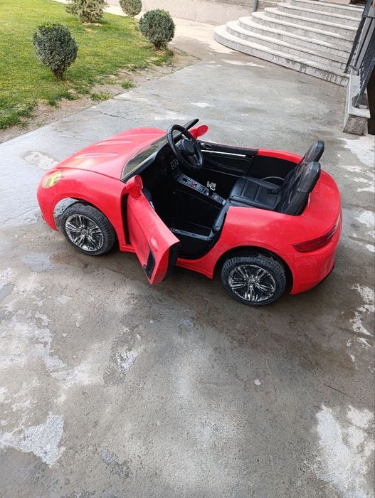 Ferari 300$ kelishtrilgan narxi