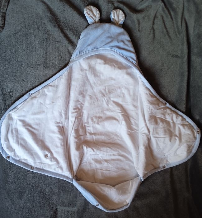 Конверт для новорожденного на клепках. Б.у. 70 см.