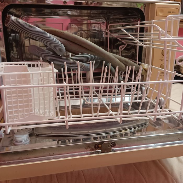 Съдомиялна Midea