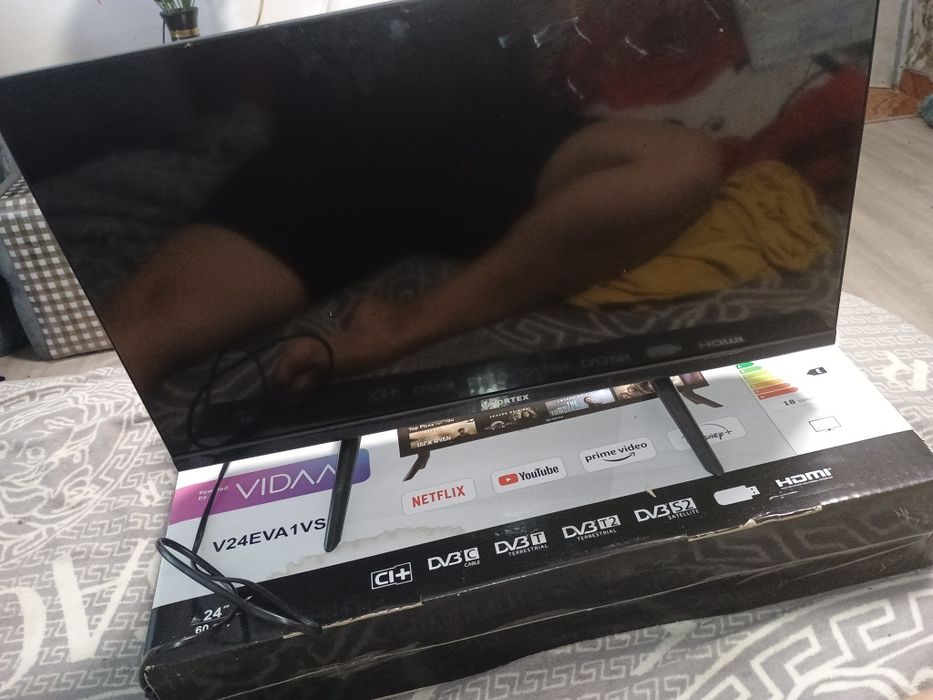 Smart Led TV  VORTEX, internet,60cm,diag.24/ este nou in cutie și 2 an