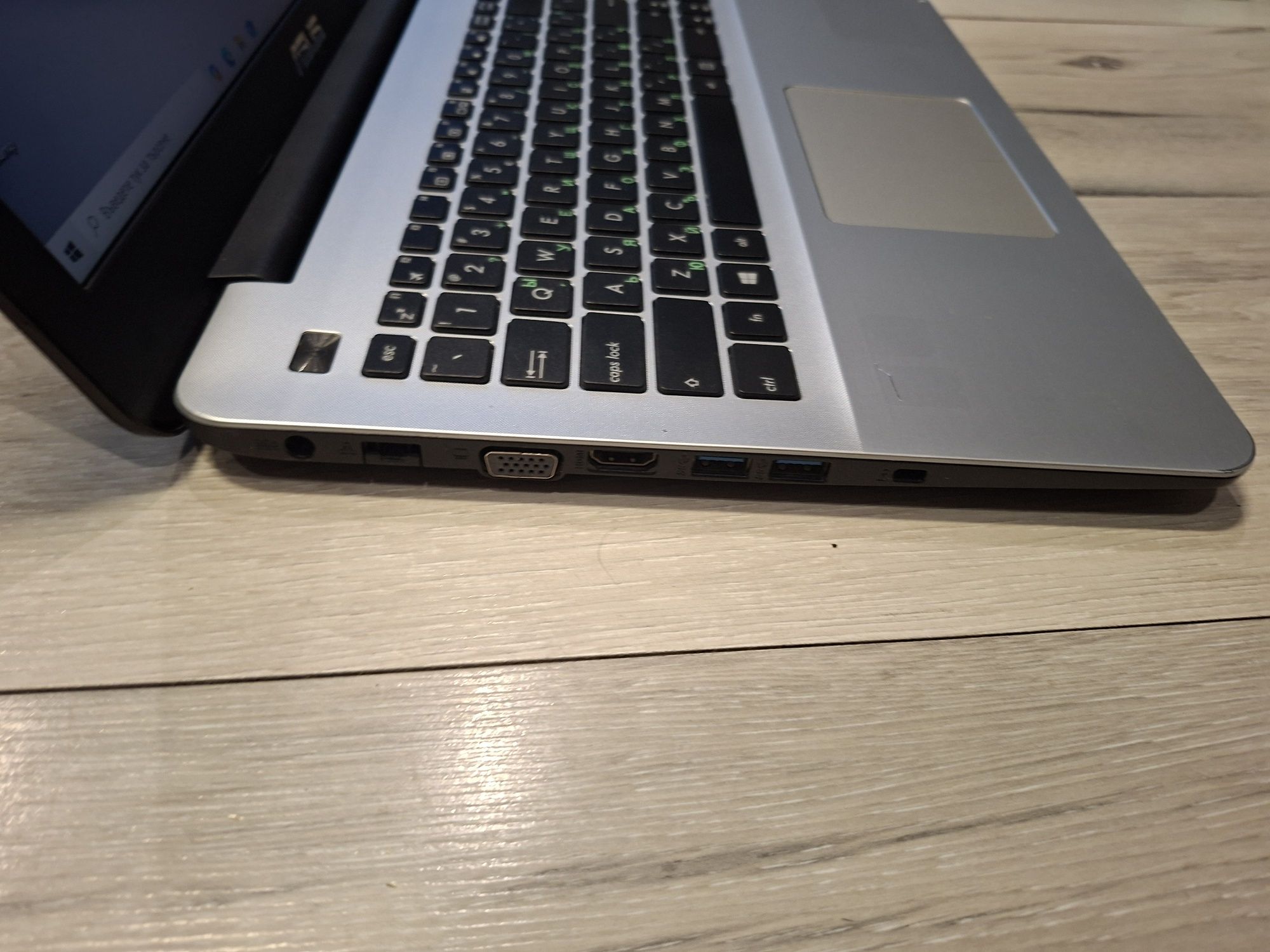 Asus F555l-i5 4210u/8гб/256гб ссд
