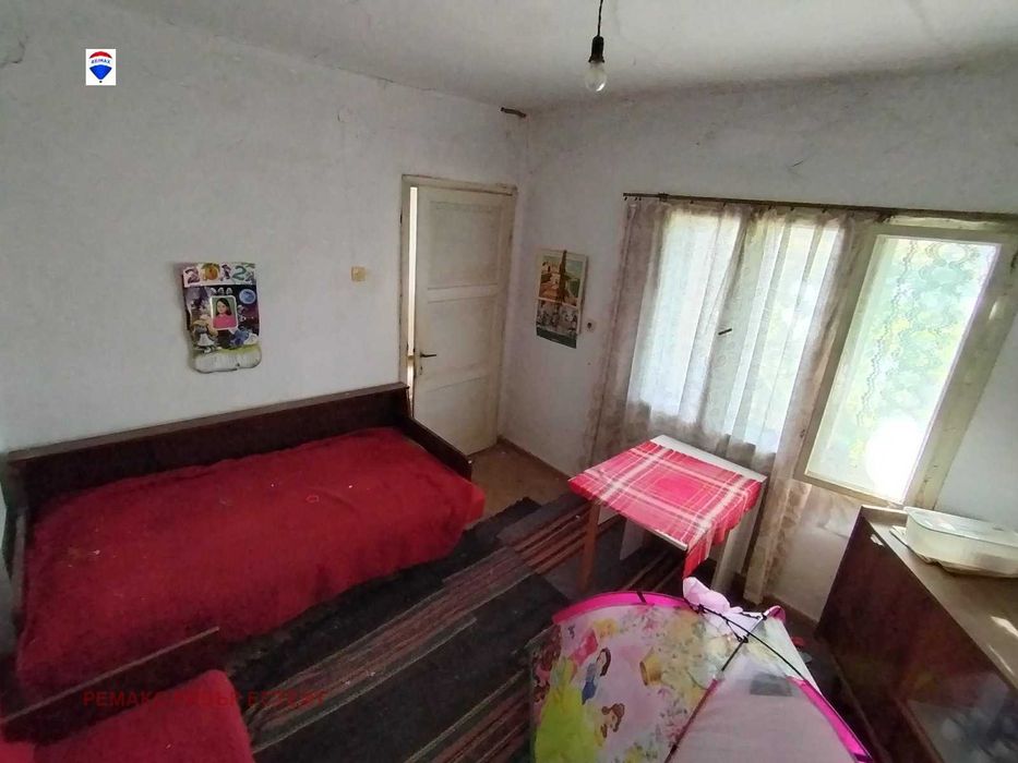 Селска къща за продажба в с. Горно Абланово