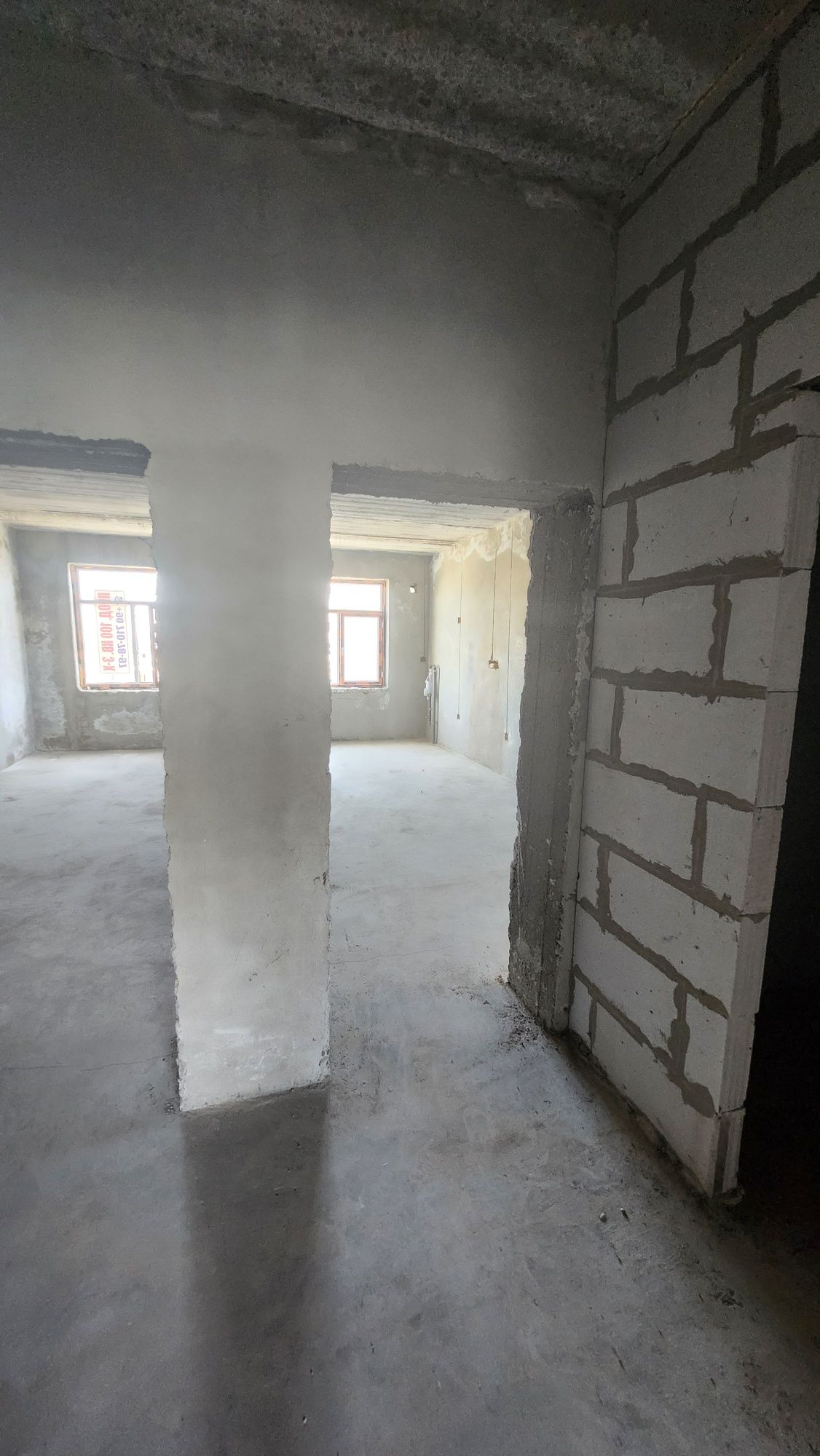 Прод.3 ком.кв,93 кв метр.за Чеваром,на 5 этаже,квартира сквозная