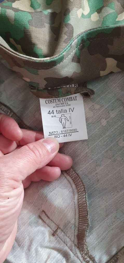Costum combat uniformă militară instrucție + bonus tricou.