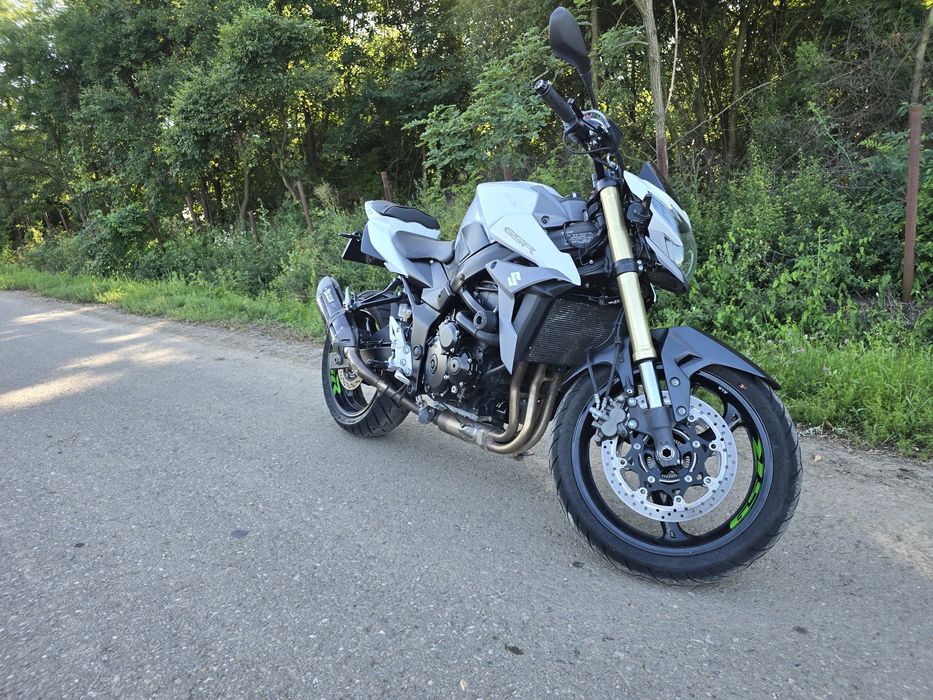 Suzuki GSR 750 2015