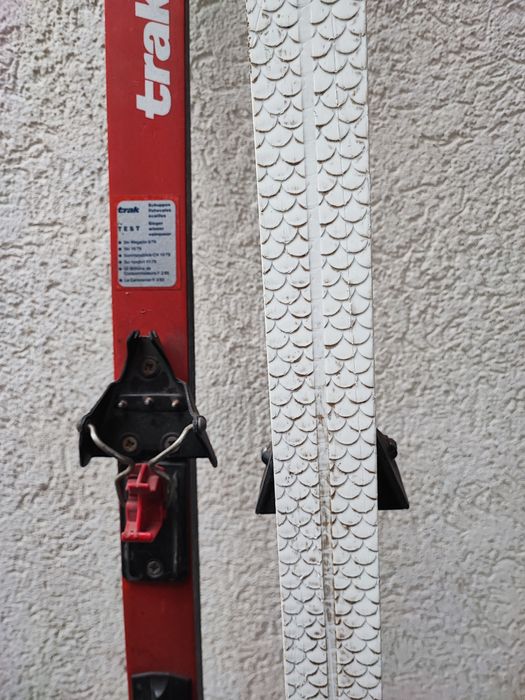 Vând schiuri trak nowax