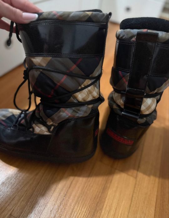 Moon Boot Burberry