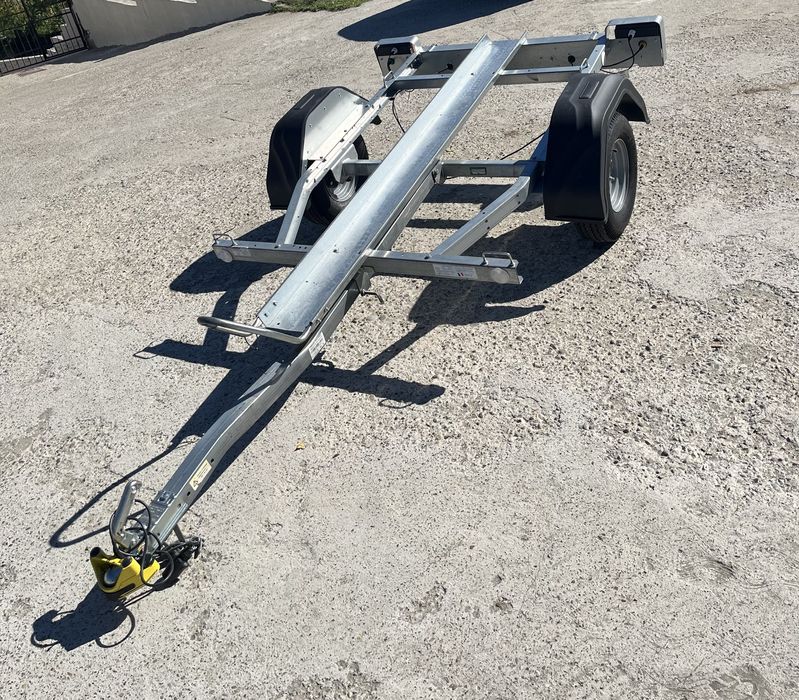 Romorca transport motocicleta-robusta si practica