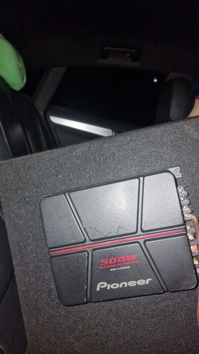 Subwoofer și statie Pioneer 500 W