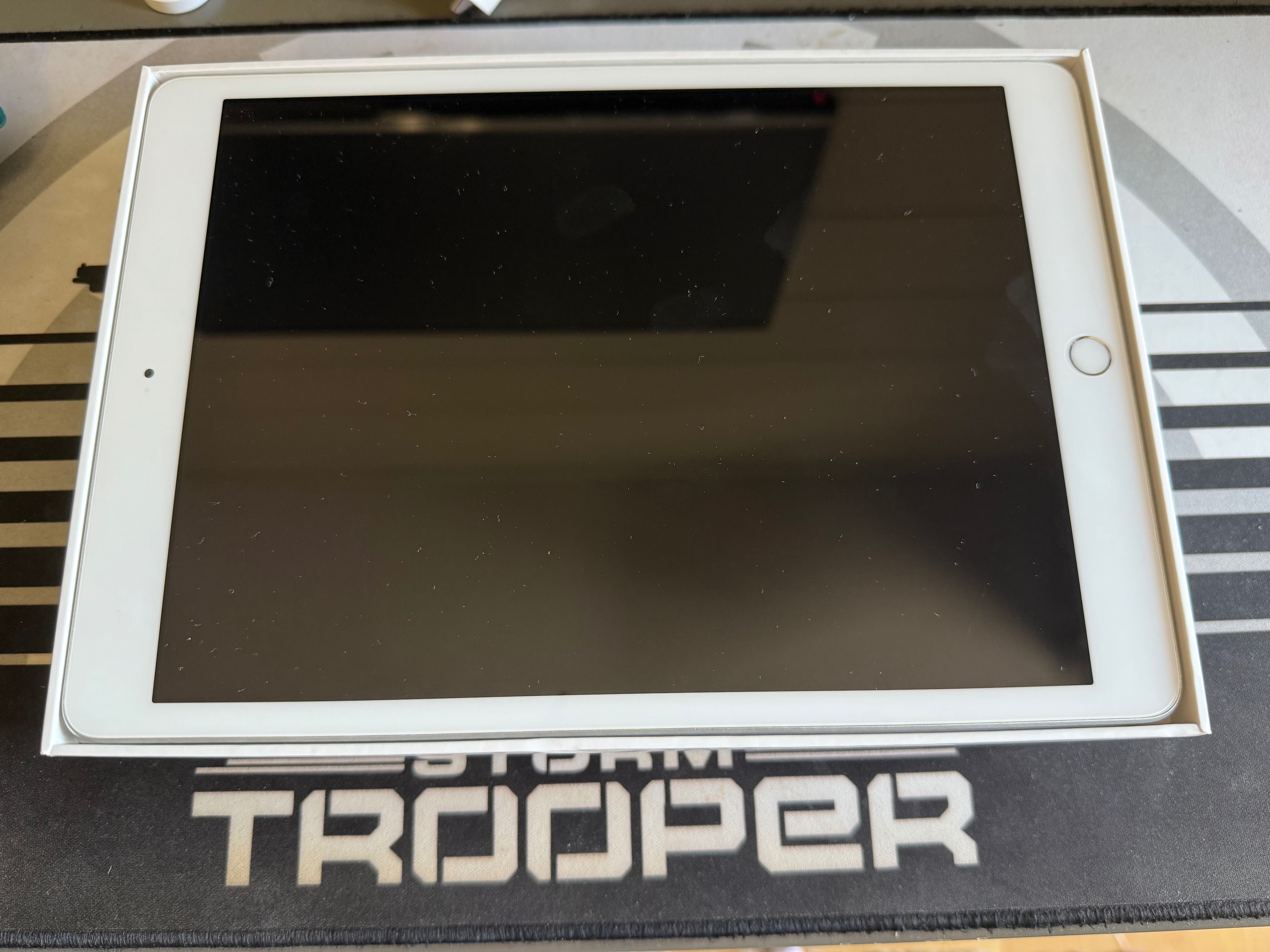 Ipad 7th Gen 32GB Silver+ Apple Pencil 1st Gen