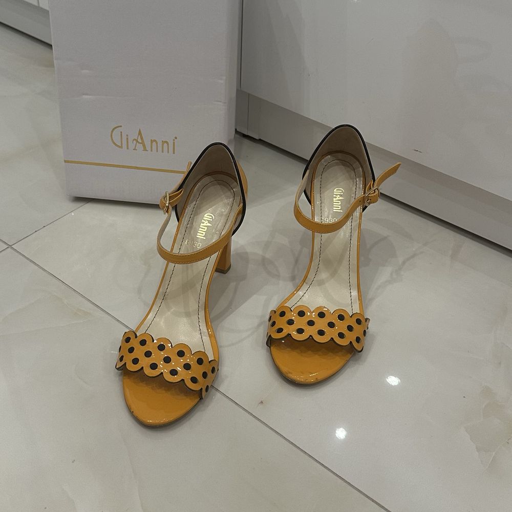 Сандали на ток GiAnni
