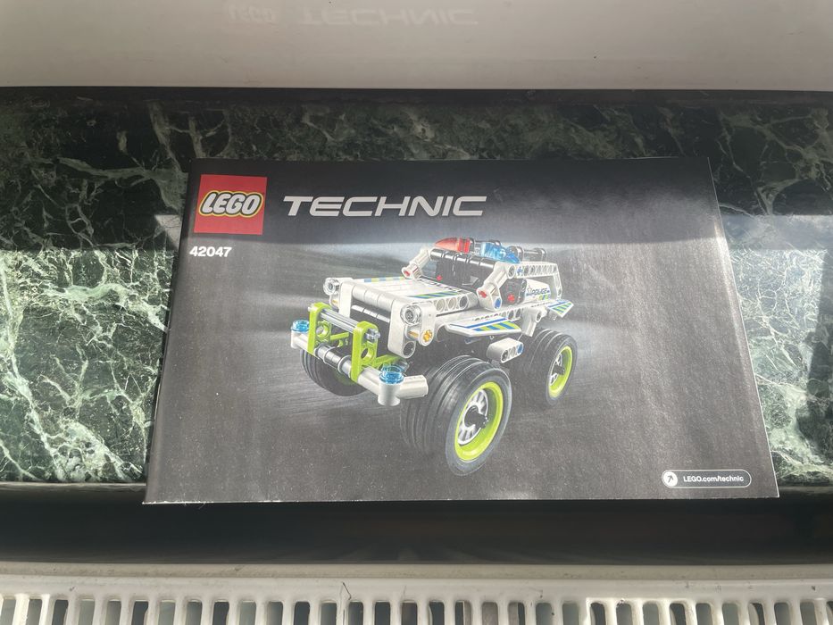 Lego technic полицейска кола- 42047